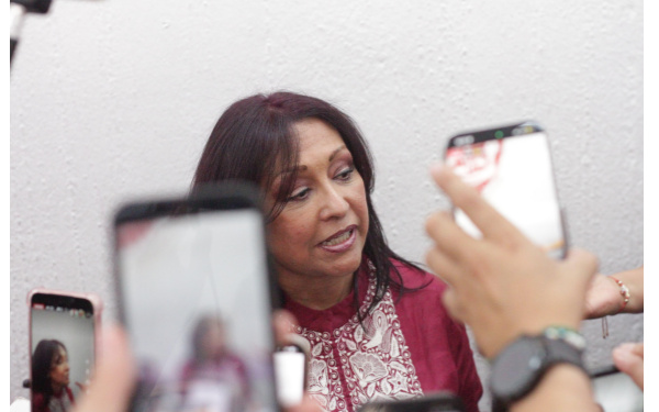 Lorena Cuéllar durante una declaración pública sobre los resultados de su gobierno en Tlaxcala.