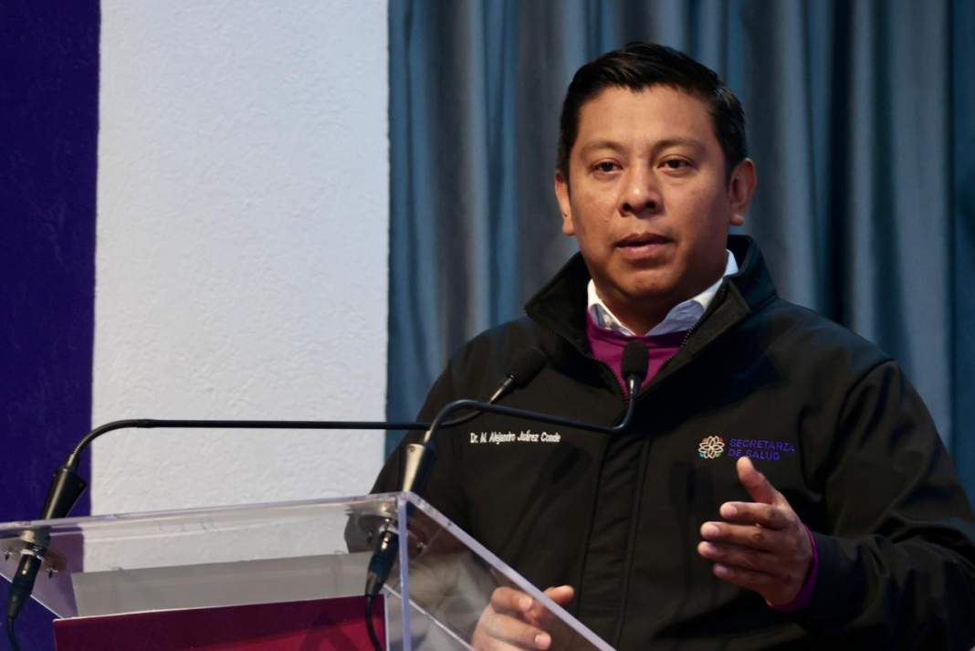 Personal médico durante un proceso de donación y trasplante de órganos.