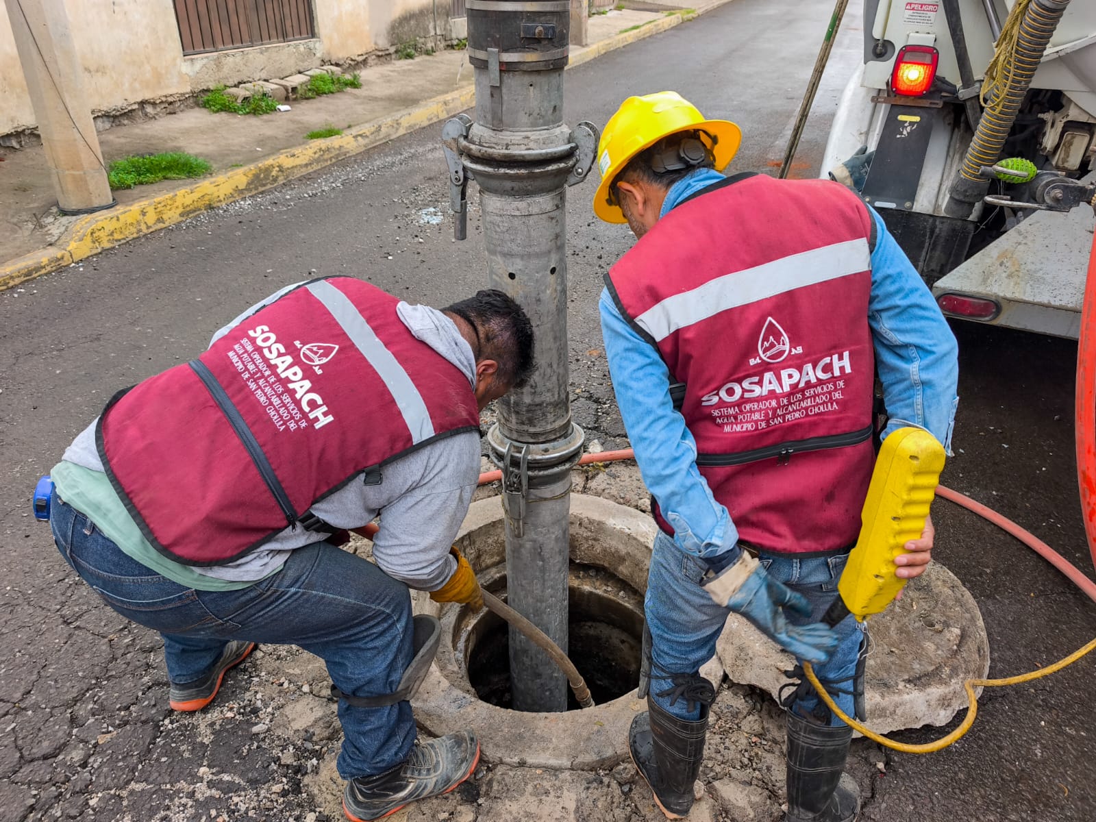 SOSAPACH atiende reporte de fuga de drenaje y refuerza acciones preventivas ante la temporada de lluvias