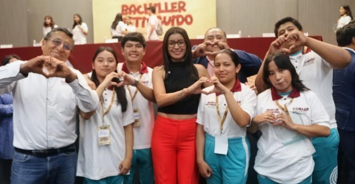 Estudiantes del COBAEP reciben reconocimiento académico en Puebla.