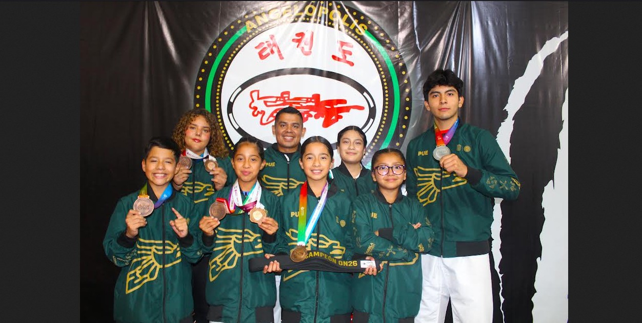 Taekwondoínes poblanos con medallas en competencia nacional.
