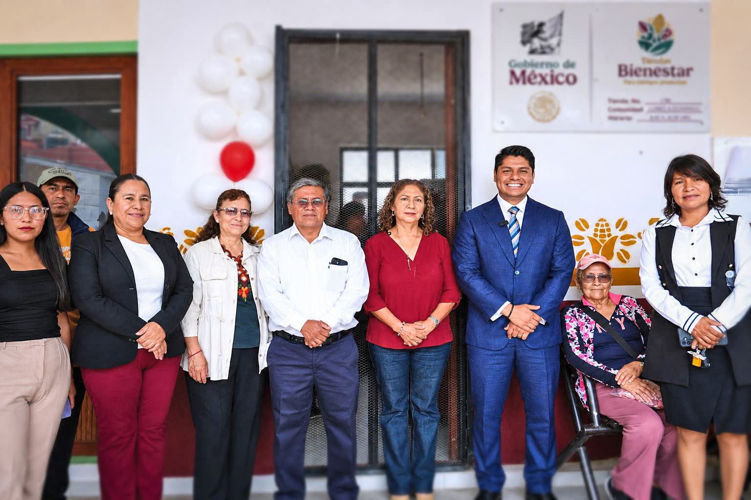 Omar Muñoz inaugura primera Tienda del Bienestar en San Lorenzo Almecatla