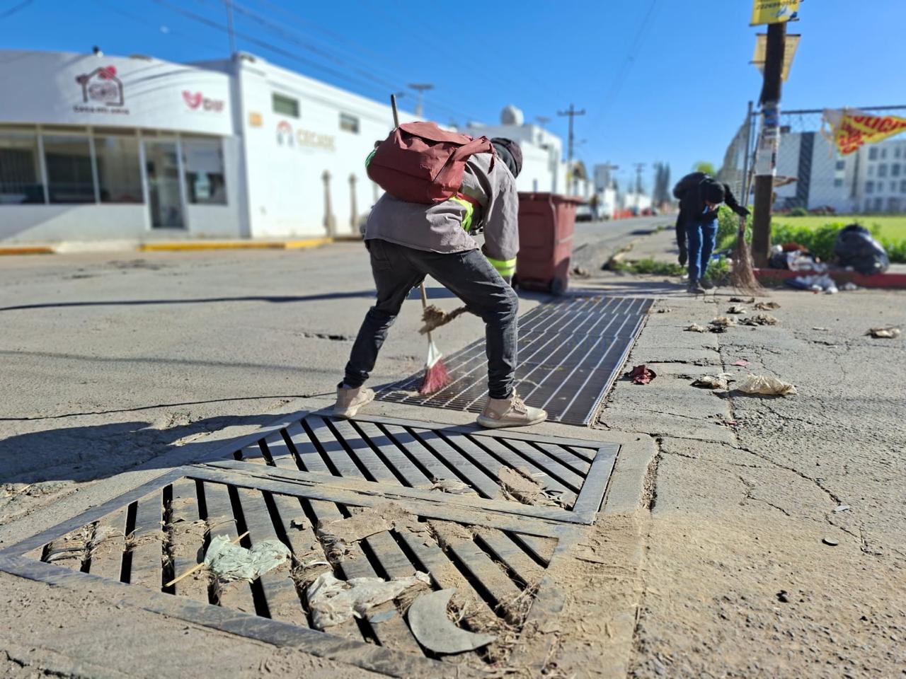 Continúa programa "Barriendo Tu Calle" en San Matías Cocoyotla