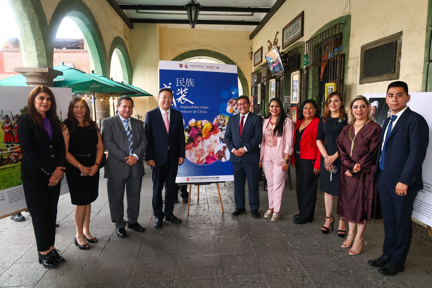Fortalece Tonantzin Fernández lazos culturales con China mediante exposición fotográfica en San Pedro Cholula