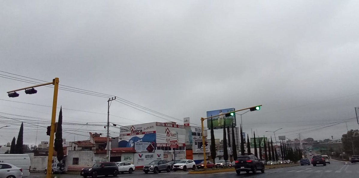 Nubes de tormenta sobre distintas regiones de Puebla.