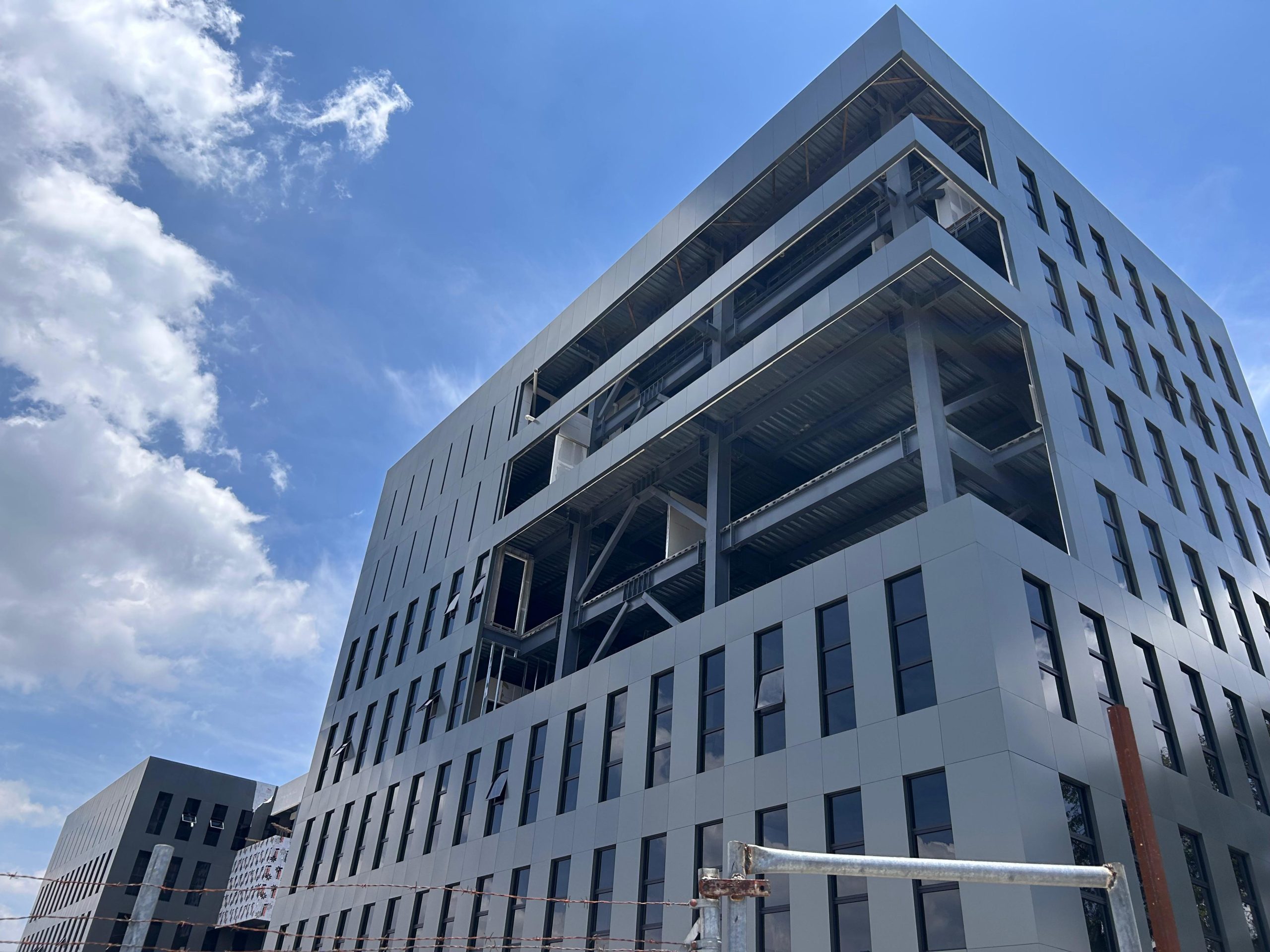 Edificio de la Ciudad Administrativa de Tlaxcala en construcción.