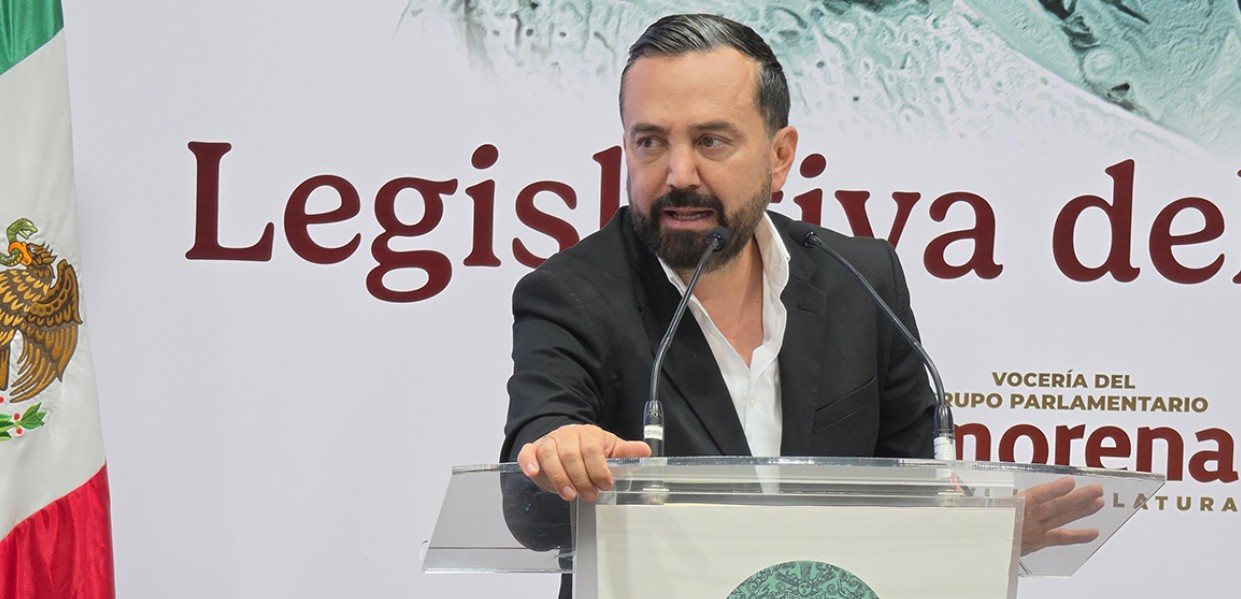 Arturo Ávila durante una declaración pública.