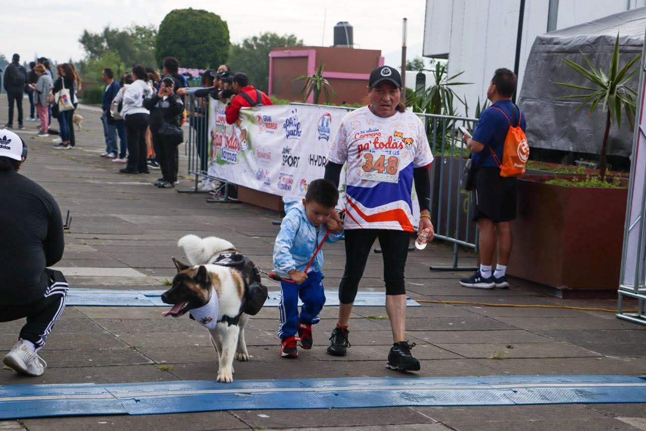 Carrera “Pa todas las razas” reúne a 600 participantes y promueve la tenencia responsable en San Andrés Cholula