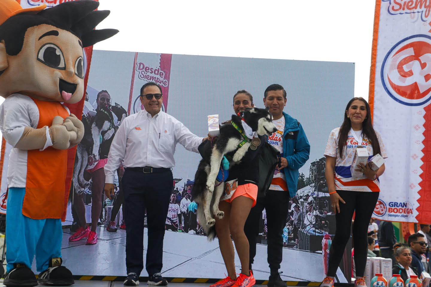 Carrera “Pa todas las razas” reúne a 600 participantes y promueve la tenencia responsable en San Andrés Cholula