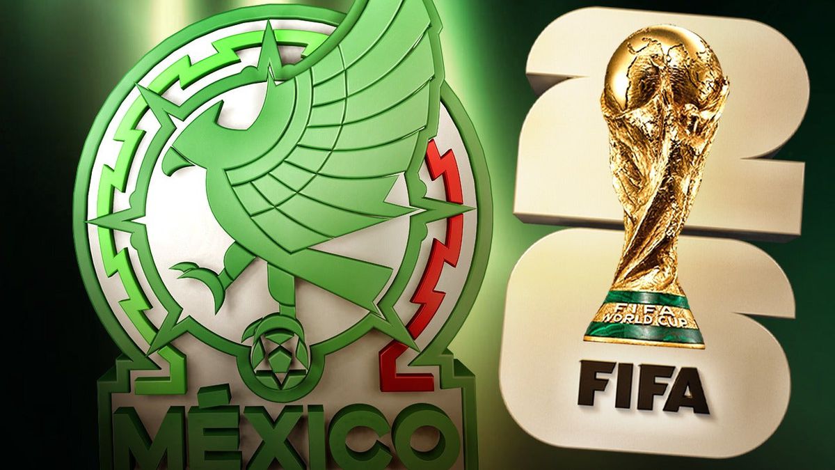 Trabajadores y estudiantes de Tlaxcala siguiendo un partido de México.