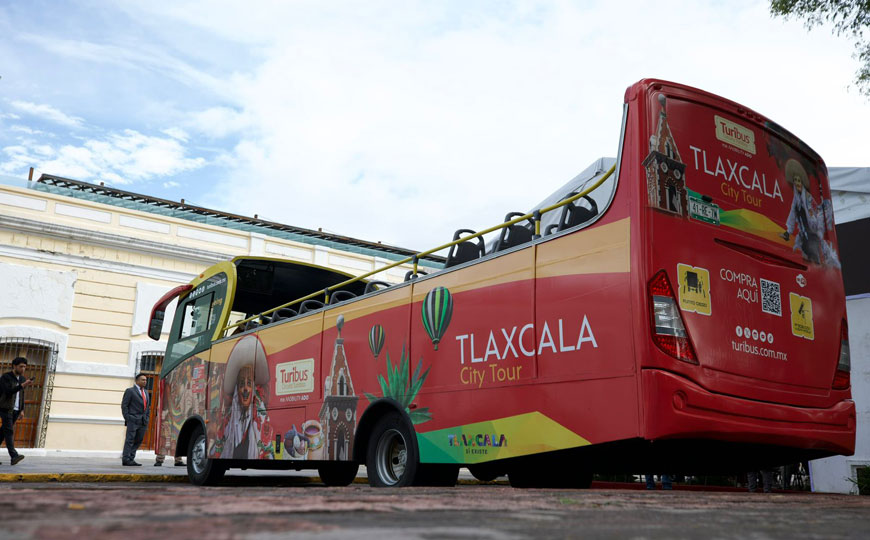Turibús turístico presentado en Tlaxcala.