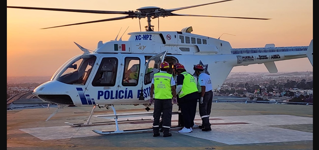 Traslado aéreo permite atención rápida para madre e hijo en Puebla