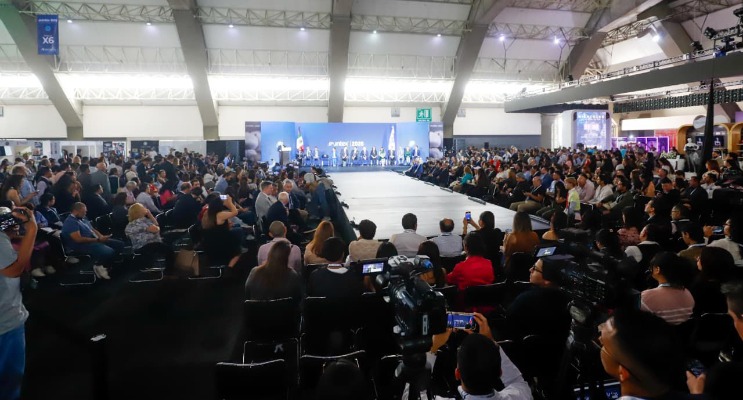 Industria textil en México enfrenta contrabando e inseguridad, afirma líder del sector