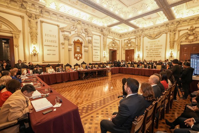 Reducir regidores sí, pero no al extremo: Leobardo Rodríguez plantea rediseño del Cabildo de Puebla