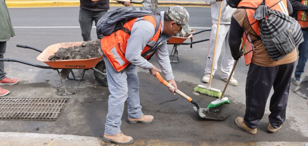 Avanzan trabajos en Bulevar Atlixco para mejorar la movilidad