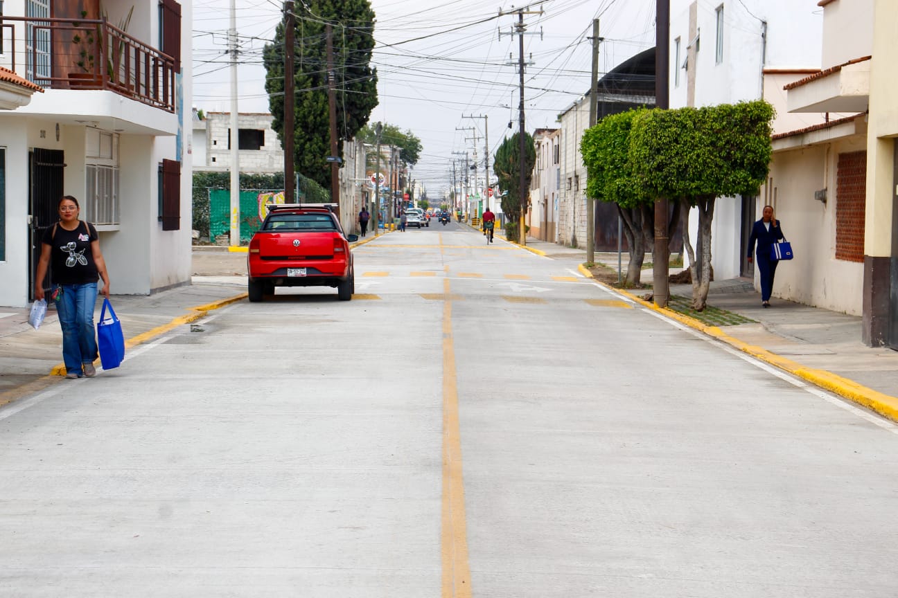 Continúa Tonantzin Fernández fortaleciendo la infraestructura vial en San Pedro Cholula