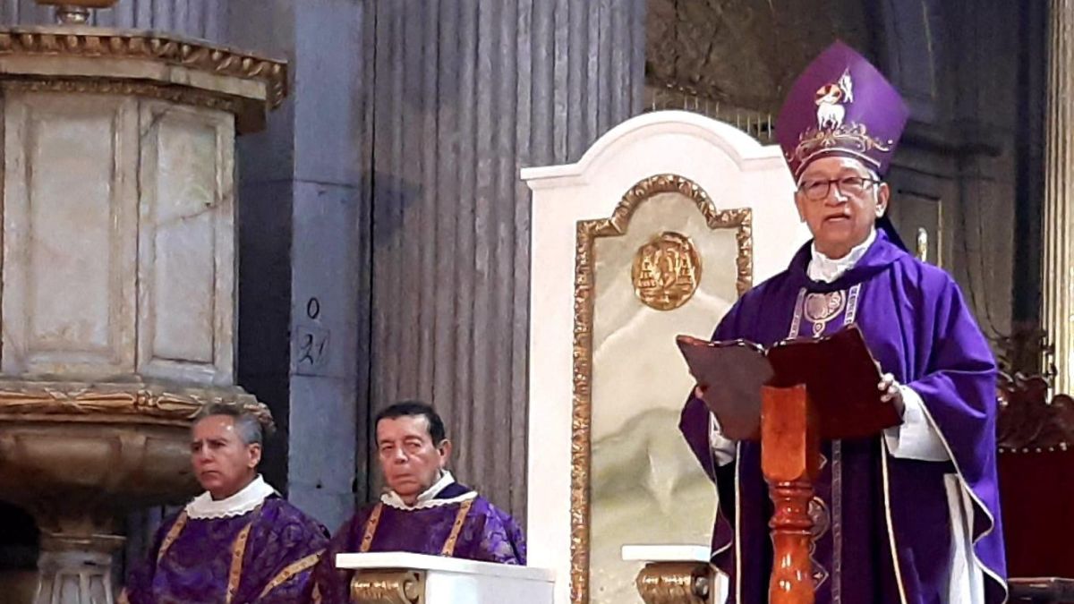 Iglesia en Puebla realiza oración por enfermera asesinada y llama a atender la violencia
