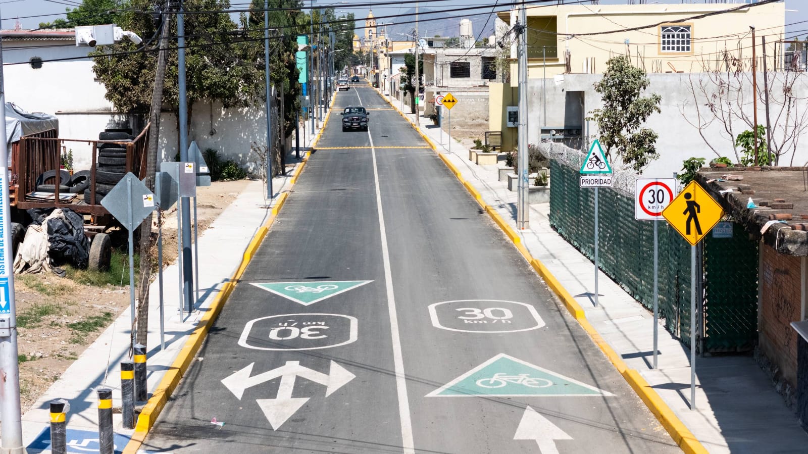 Con obra integral moderniza Lupita Cuautle vialidad en San Luis Tehuiloyocan