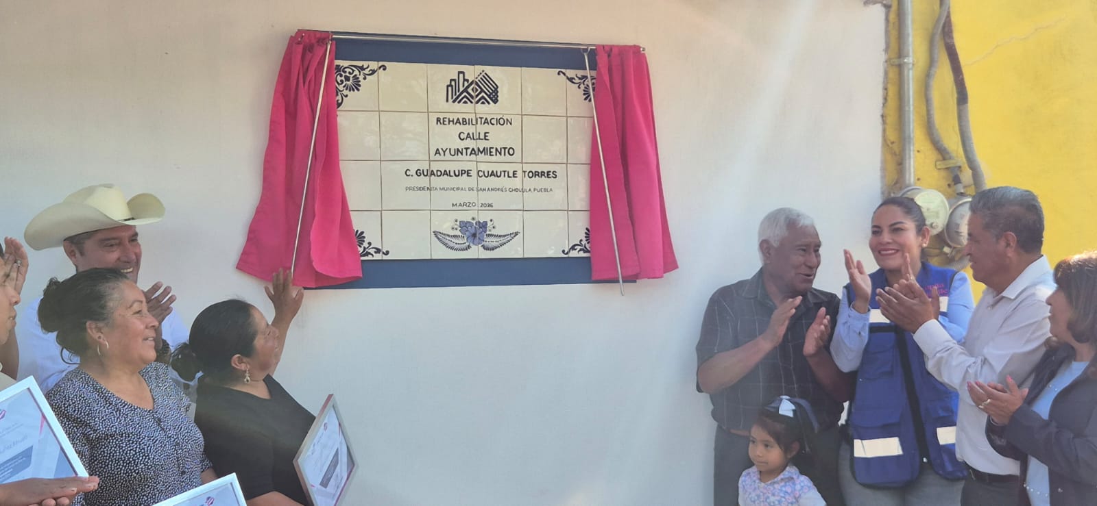 San Luis Tehuiloyocan estrena reencarpetamiento; Guadalupe Cuautle cumple compromiso