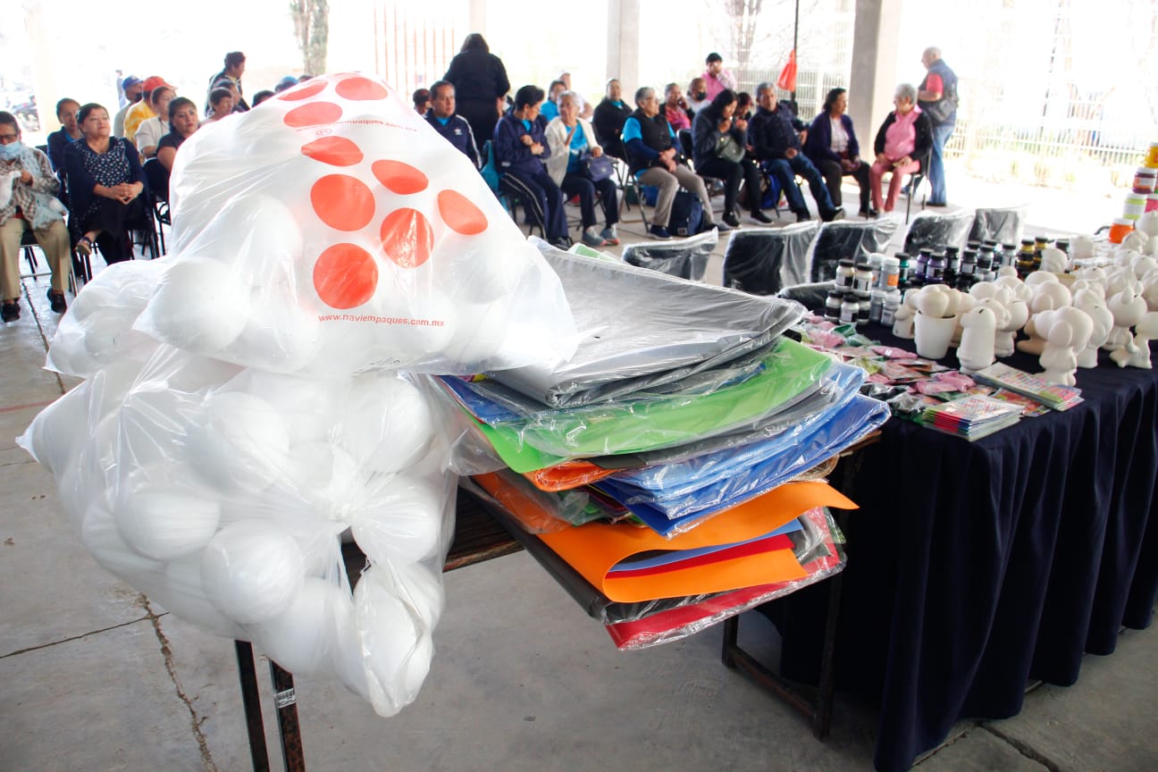 Gobierno de San Pedro Cholula fortalece talleres en Casa del Abue