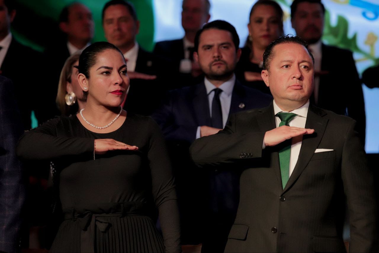 Lupita Cuautle asiste a toma de compromiso del nuevo presidente del CCE