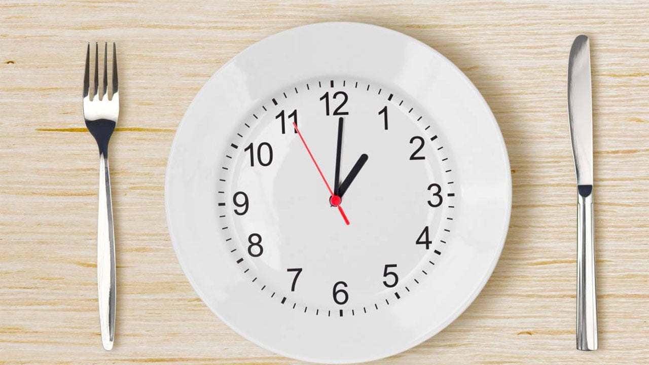 Ayuno prolongado podría dañar tu hígado: expertos alertan sobre los riesgos de esta práctica