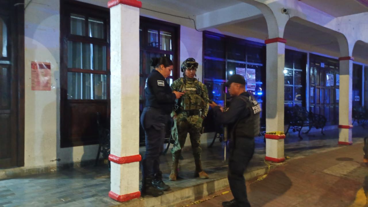 Dan golpiza a presunto ladrón de motos en Papalotla; vecinos querían lincharlo