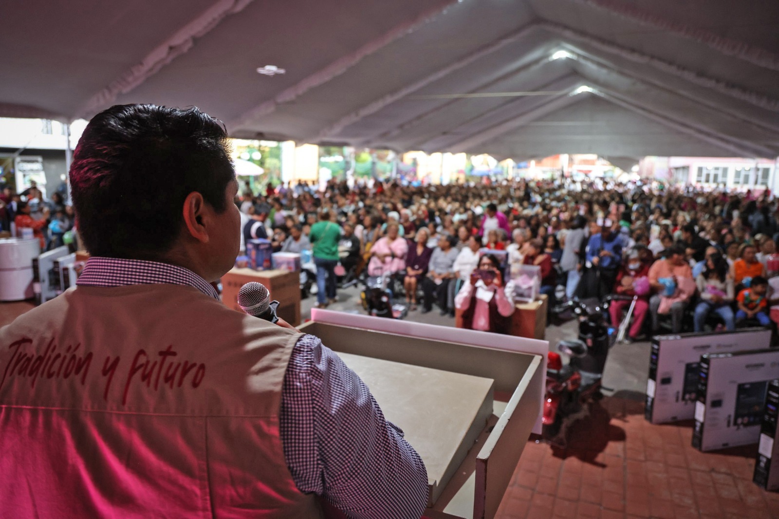 Encabezan Omar Muñoz y Tere Alfaro festejo por el Día de las Madres en Cuautlancingo