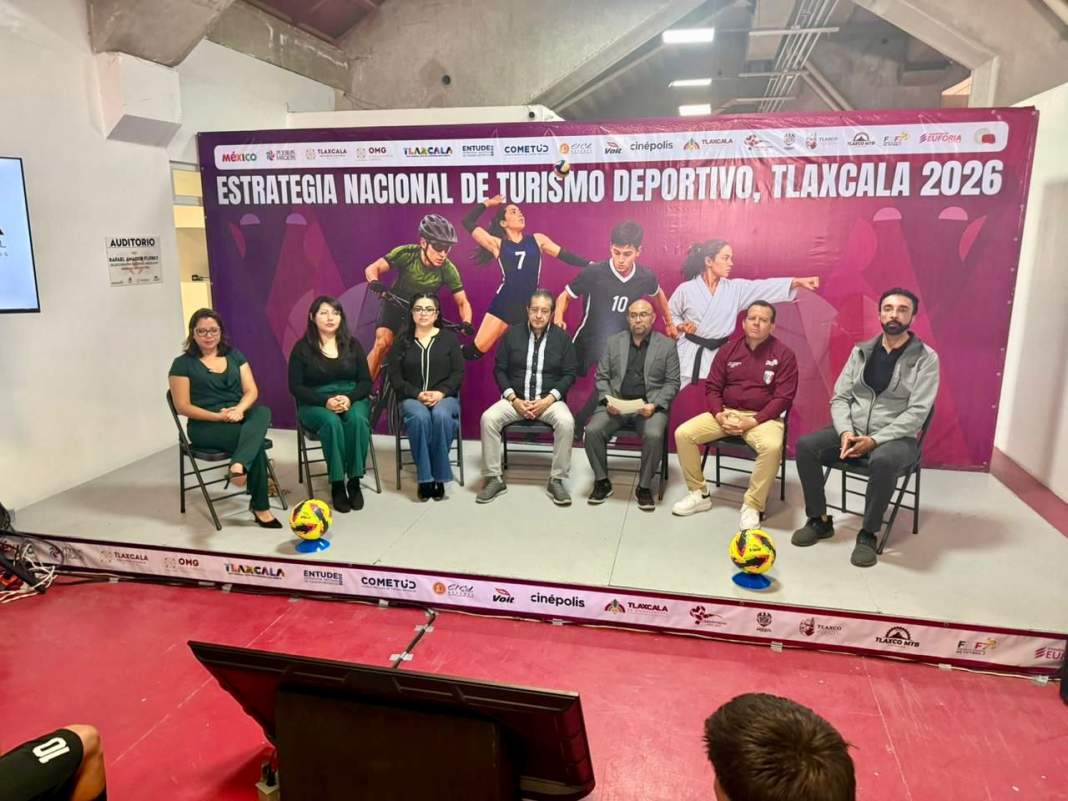Presentación de estrategia de turismo deportivo en el estadio Tlahuicole