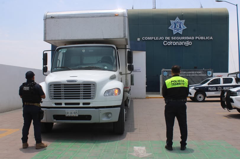 Policías de Coronango frustran robo de tractocamión y rescatan a conductor en la México-Puebla
