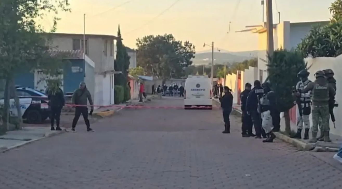 Patrullas y autoridades en operativo de seguridad en Atlangatepec