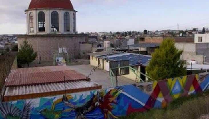 Migrantes descansan en albergue de Apizaco, Tlaxcala.