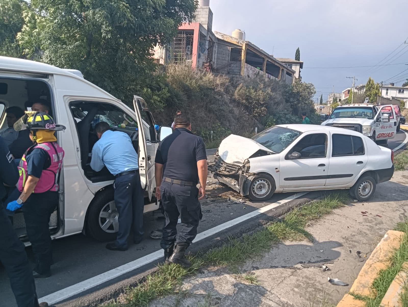 Invasión de carril deja siete lesionados en Dos Arroyos, Amaxac