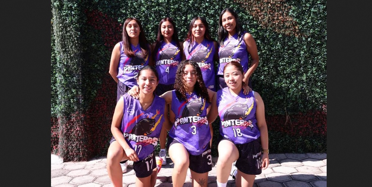 Jugadoras de Panteras UVP durante torneo nacional de básquetbol