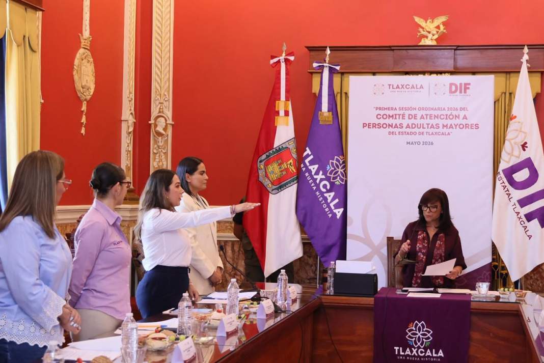 Lorena Cuéllar toma protesta a titular de Procuraduría del Adulto Mayor