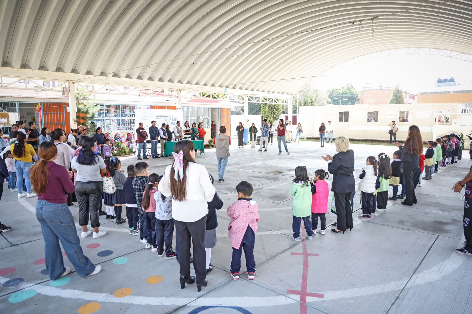 Omar Muñoz dignifica espacios educativos en Cuautlancingo