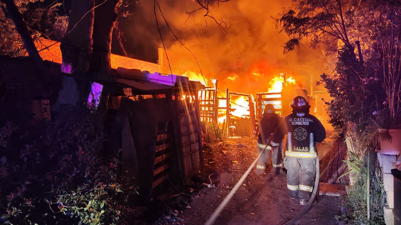 Controlan incendio en vivienda de la colonia Independencia; no hubo personas lesionadas