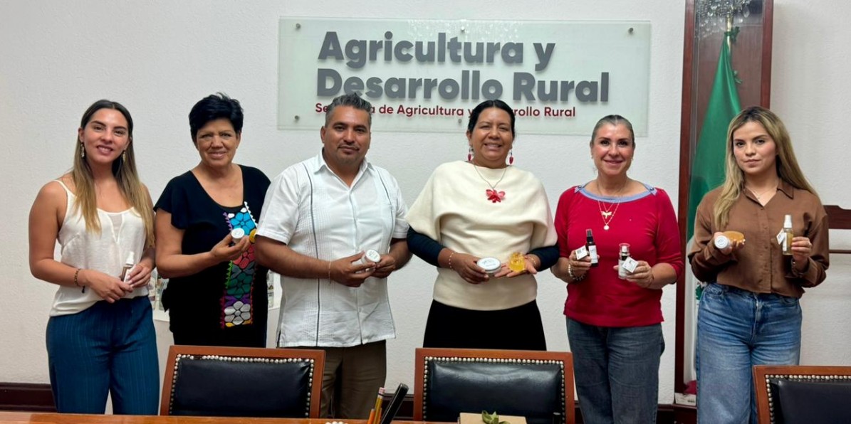 Productora de miel y cosmética natural en Puebla