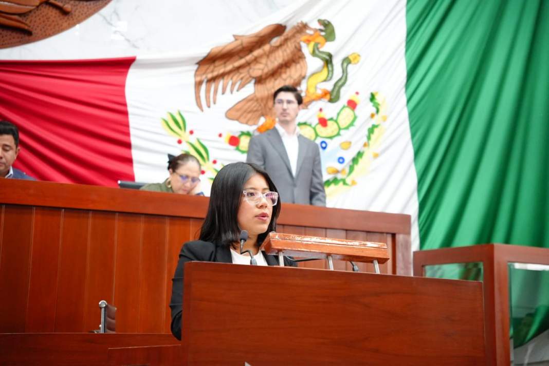 Diputada presenta iniciativa en el Congreso de Tlaxcala.