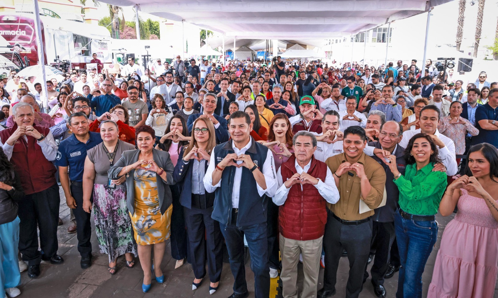 En conjunto con la federación, gobierno estatal acerca servicios médicos gratuitos a familias vulnerables 