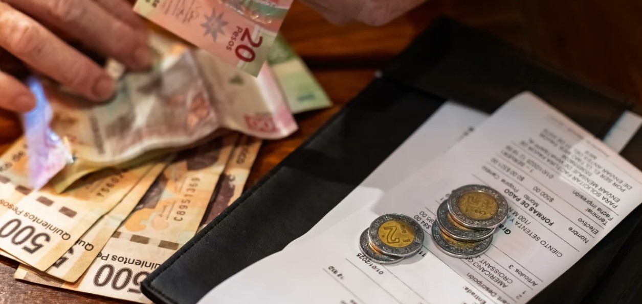 Cuenta de restaurante con propina incluida