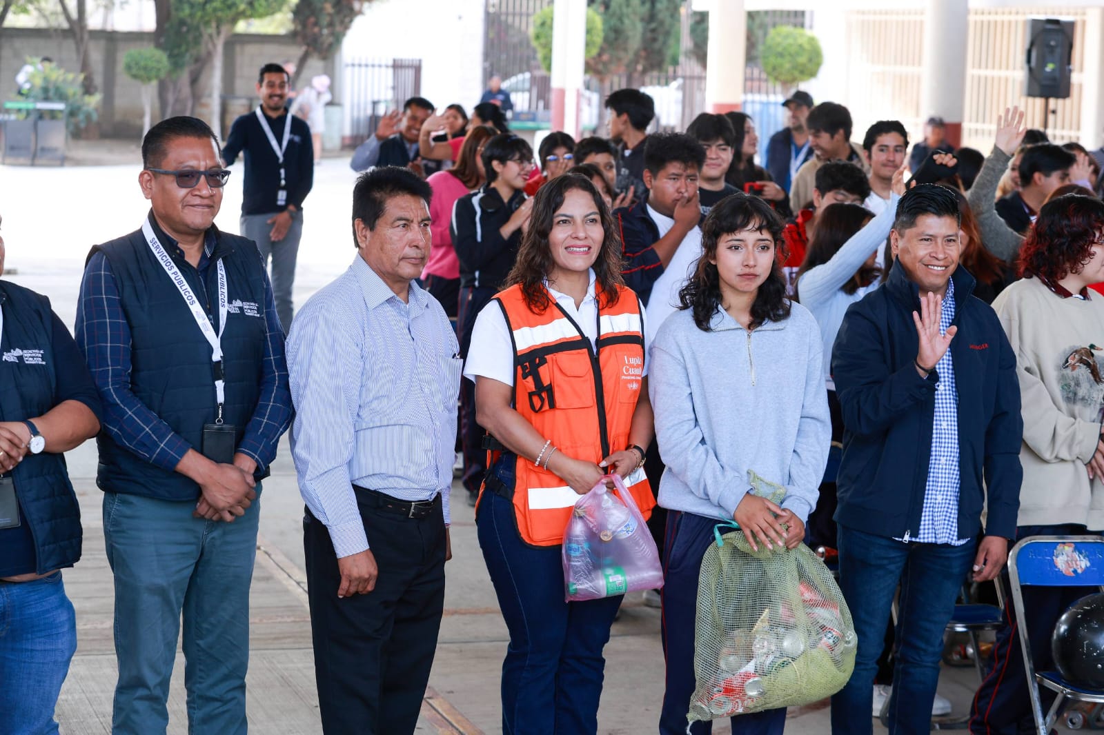 Lupita Cuautle lleva programa de reciclaje a secundarias y bachilleratos de San Andrés Cholula