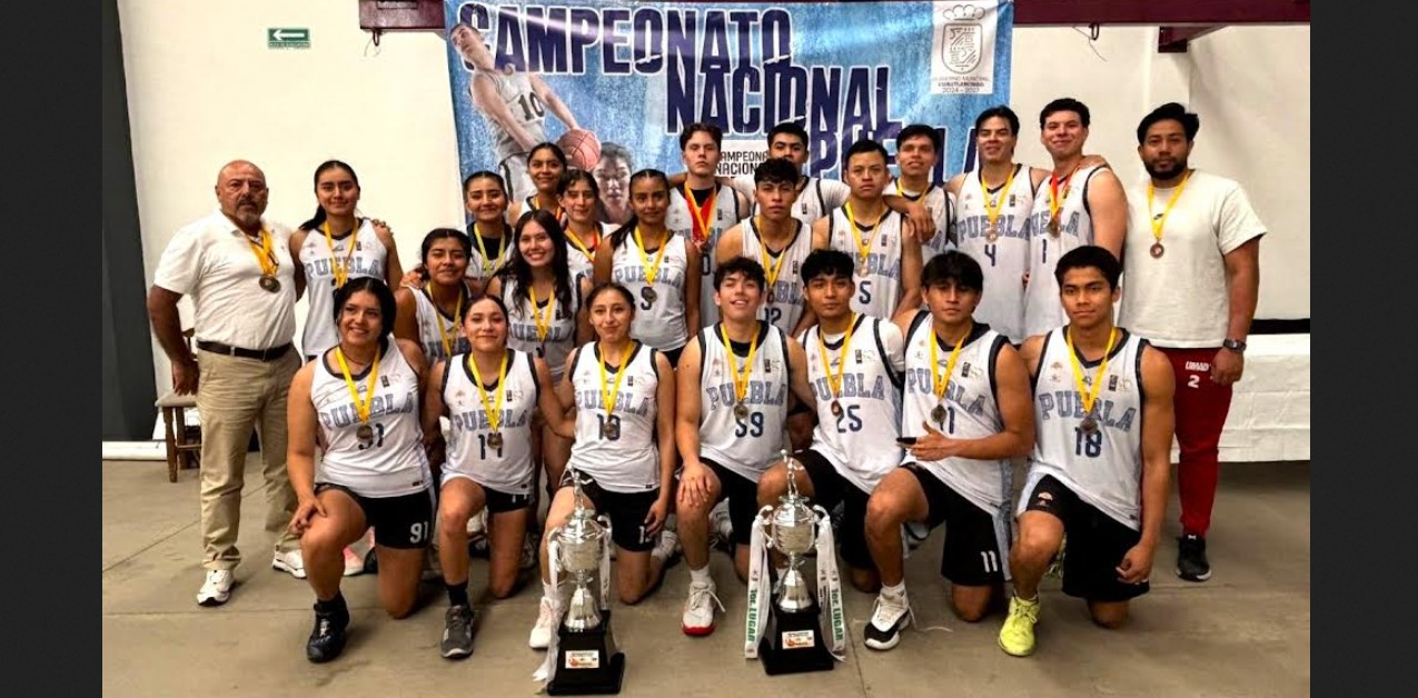 Jugadores de Puebla celebran campeonato nacional de básquetbol