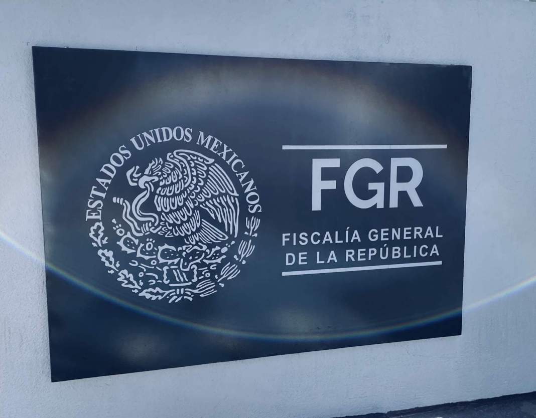 Elementos de la FGR durante operativo en Tlaxcala