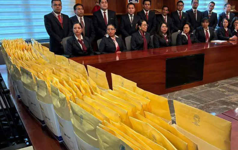 Gobernadora Lorena Cuéllar durante anuncio de reforma en Tlaxcala