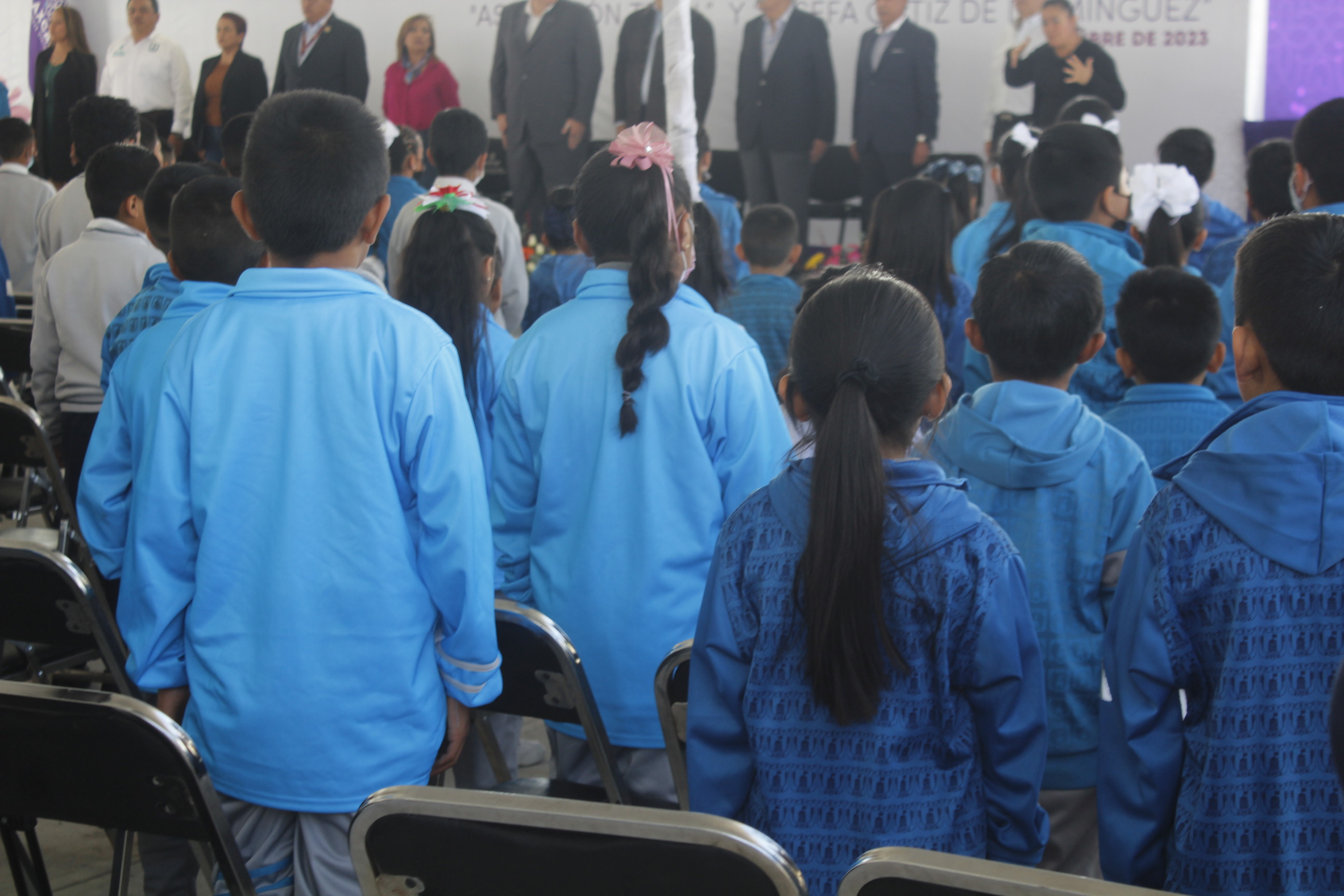 Homero Meneses durante anuncio sobre cierre escolar en Tlaxcala
