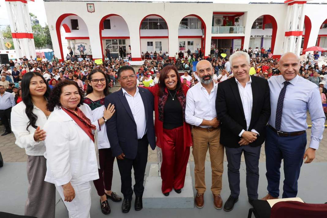 Lorena Cuéllar durante encuentro en Quilehtla