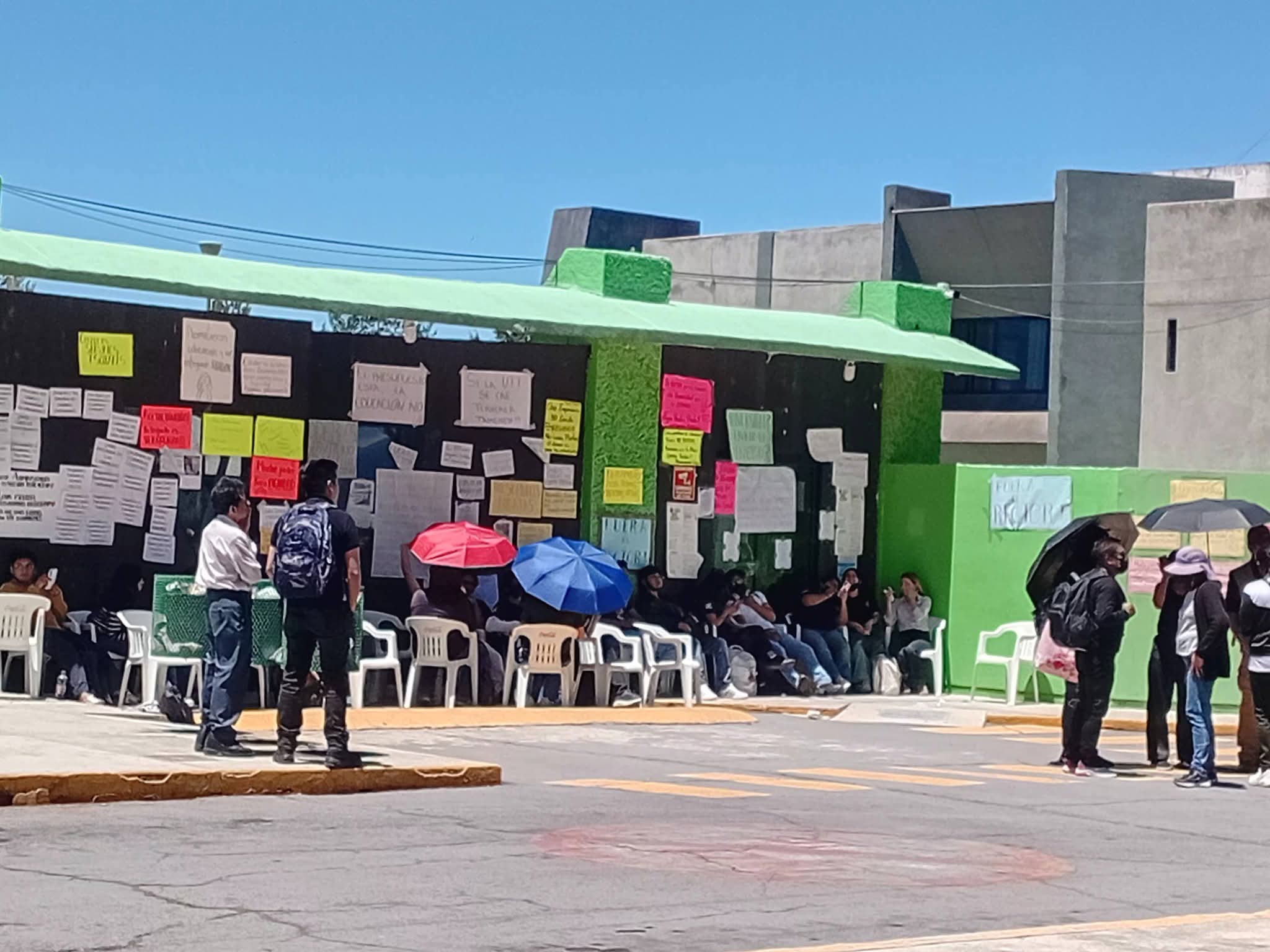 Comunidad UTT intensifica protestas: exigen la destitución de Mariana Rodríguez Olguín