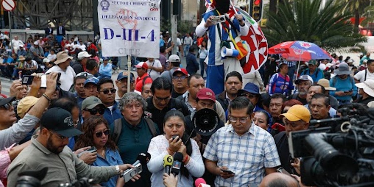Docentes de la CNTE en movilización en Chiapas
