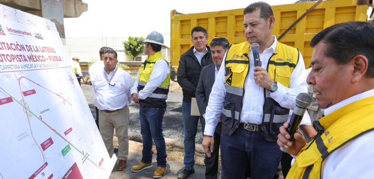 Alejandro Armenta supervisa obras en lateral de la autopista México-Puebla